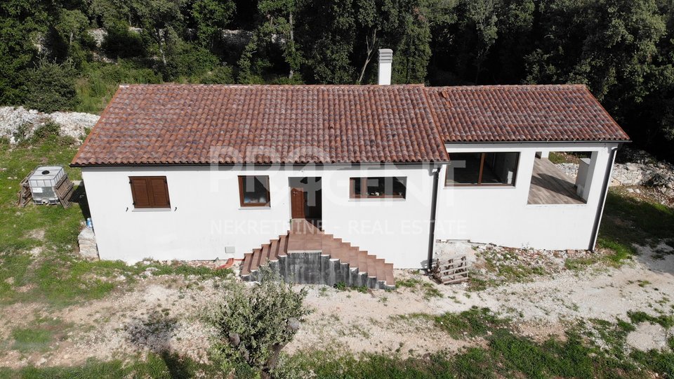 Istria, Rovinj, new house on the estate of 12,619 m2 250 meters from the sea