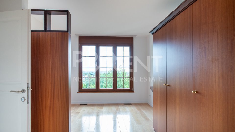 House, 350 m2, For Sale, Zagreb - Remete