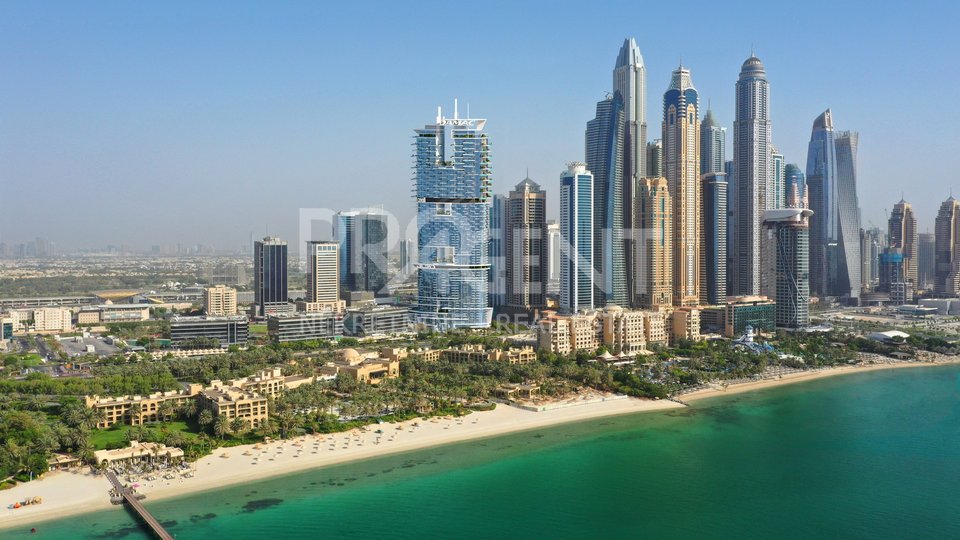 Luksuzni dvoetažni stan u Cavalli neboderu u Dubaiju