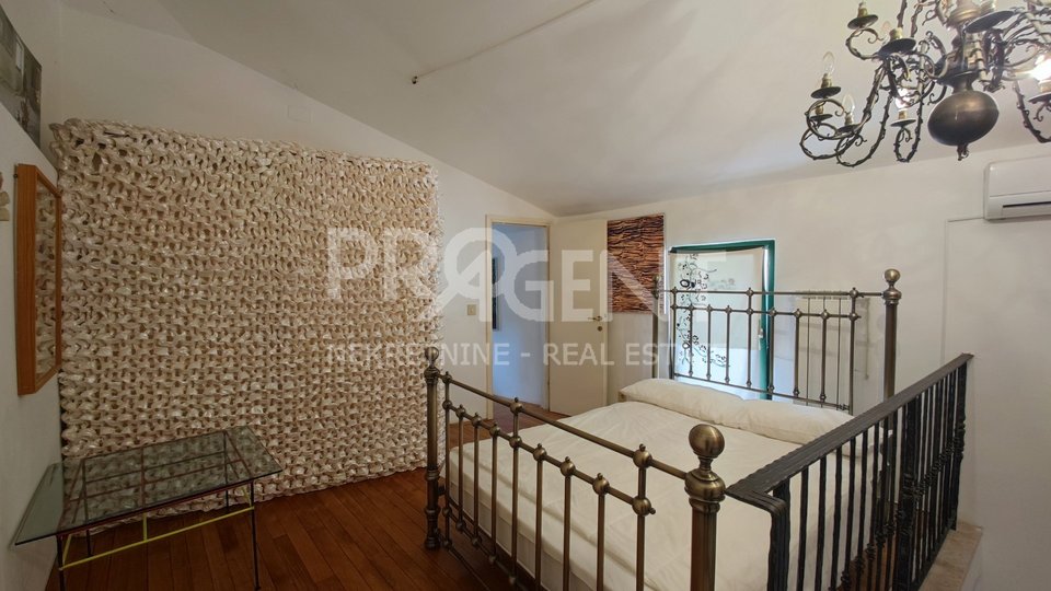 HOUSE FOR SALE IN UMAG