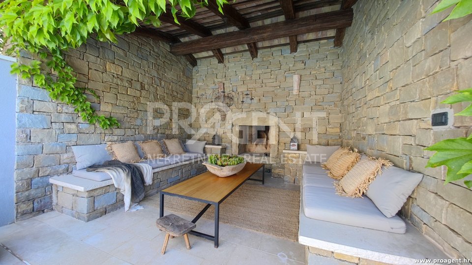 ISTRIA, GROZNJAN, FURNISHED STONE HOUSE WITH POOL FOR SALE