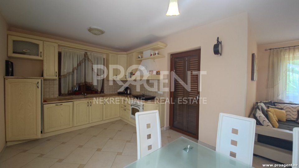 House, 205 m2, For Sale, Fažana