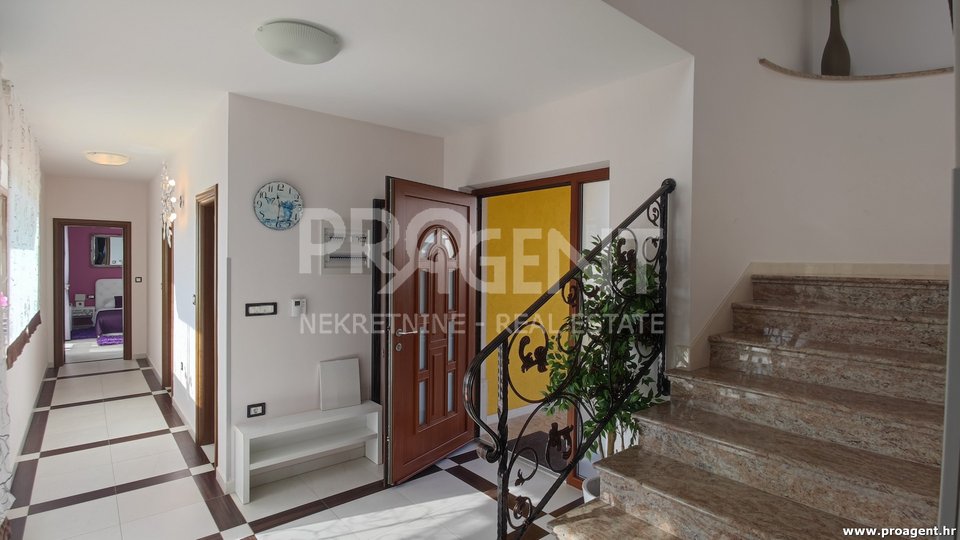 House, 250 m2, For Sale, Medulin - Banjole