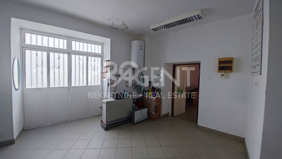 Commercial Property, 125 m2, For Sale, Buzet