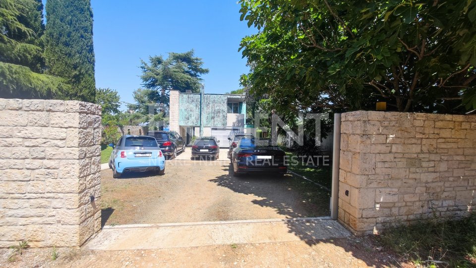 UMAG, LOVRECICA, VILLA, FIRST ROW TO THE SEA, FOR SALE