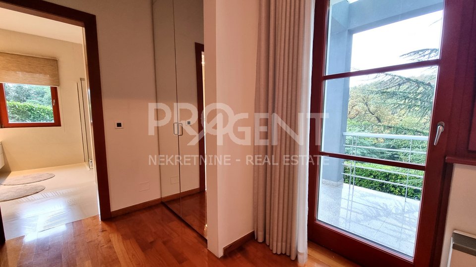 House, 425 m2, For Sale, Zagreb - Pantovčak