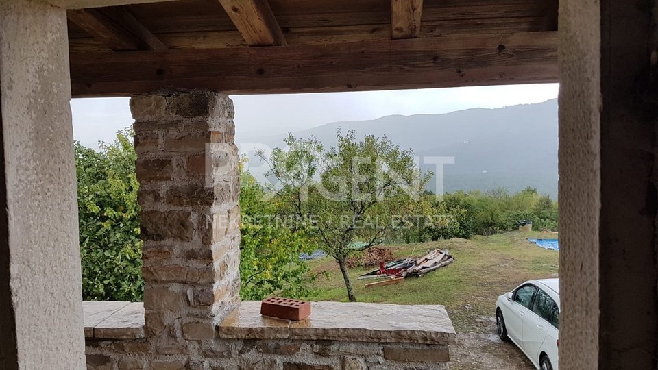 ISTRA, MOTOVUN, KAMENA KUĆA ZA UREĐENJE