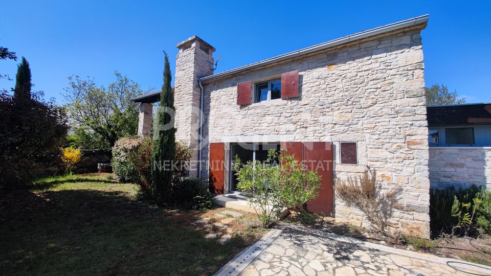 ISTRIA, BUJE, STONE HOUSE WITH SWIMMING POOL, FOR SALE