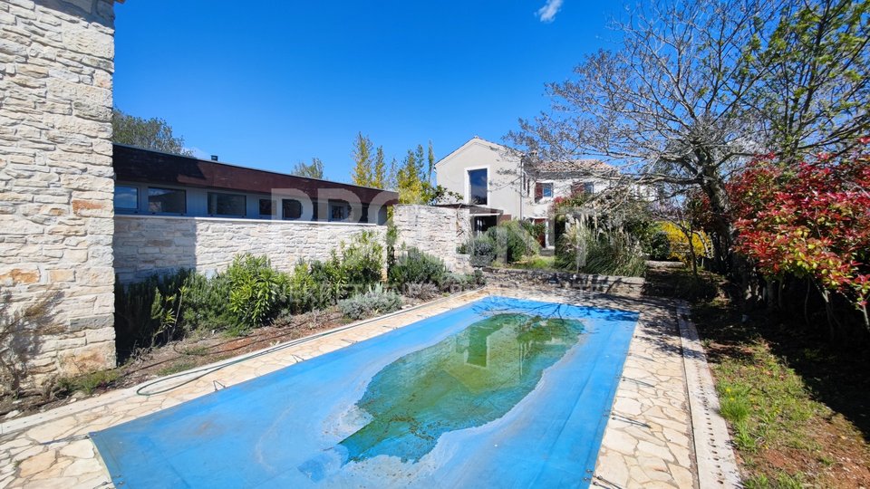 ISTRIA, BUJE, STONE HOUSE WITH SWIMMING POOL, FOR SALE