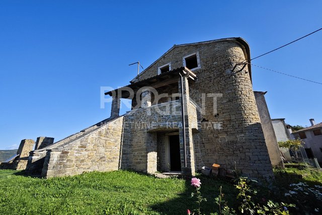 ISTRIA, MOTOVUN, OLD STONE HOUSE FOR RENOVATION