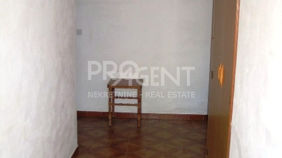 House, 377 m2, For Sale, Buzet