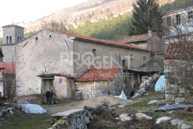 Stara kamena kuća na Ćićariji