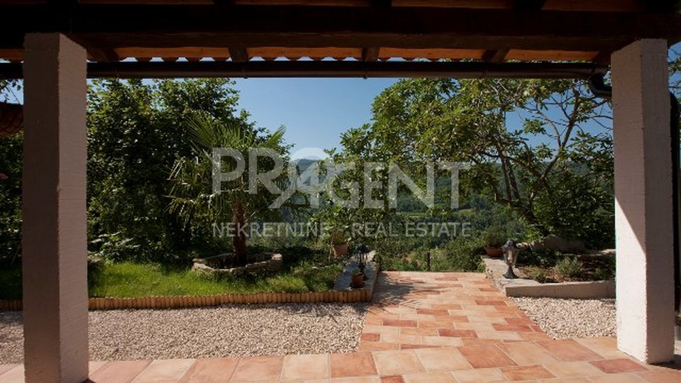 Eco property on 2,5 hectares of land