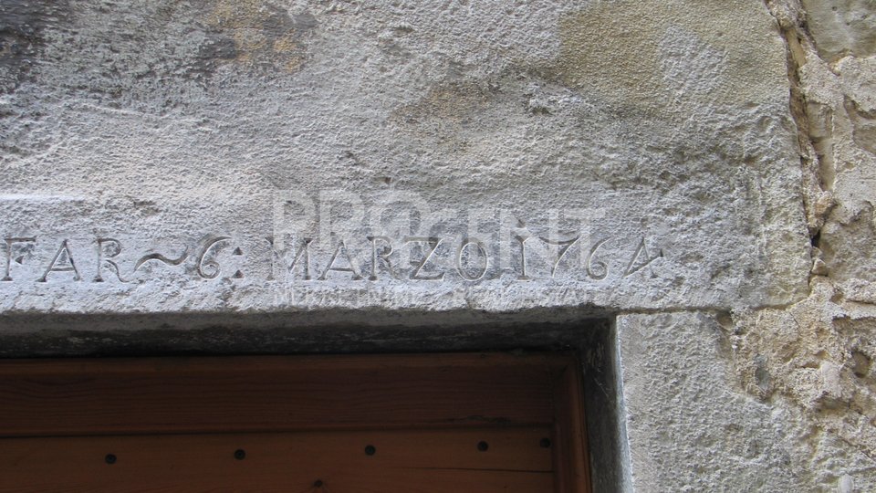 Adaptirana kamena kuća u Motovunu