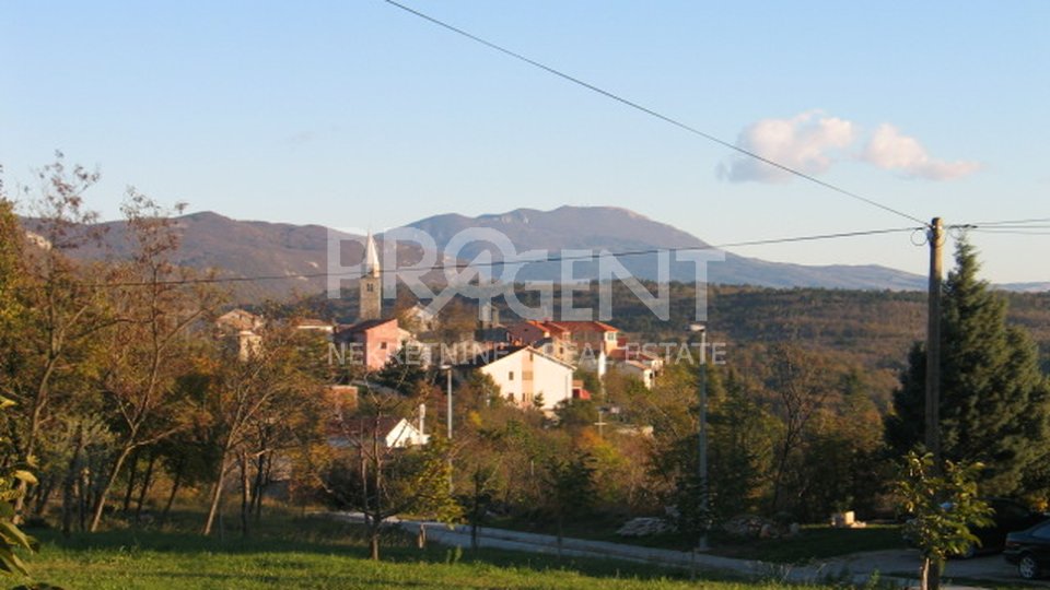 Land, 898 m2, For Sale, Buzet - Roč