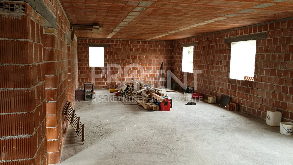 Buzet, house under construction