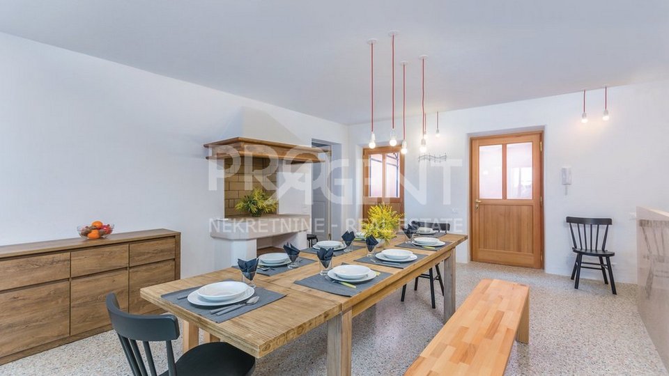 House, 260 m2, For Sale, Rovinj