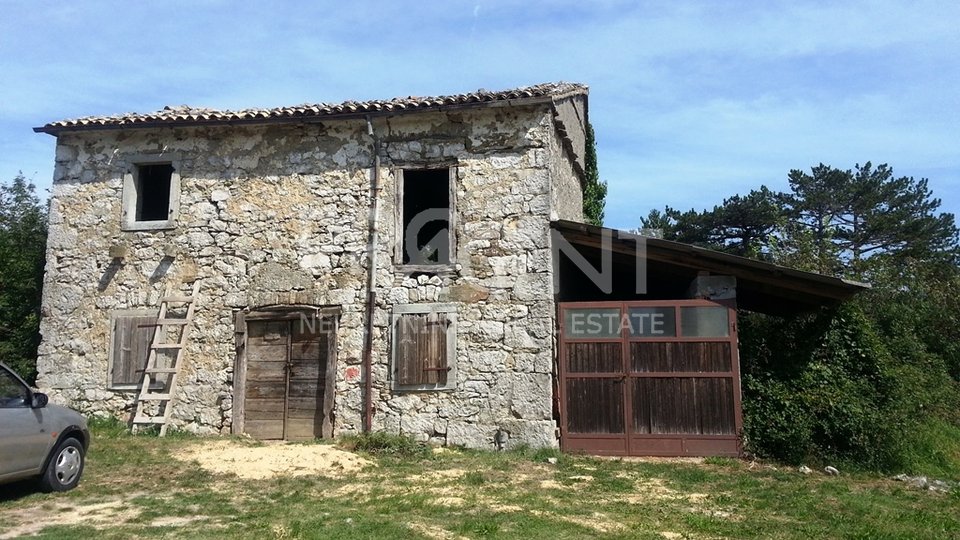 ISTRIA, BUZET, STONE HOUSE WITH BUILDING LAND