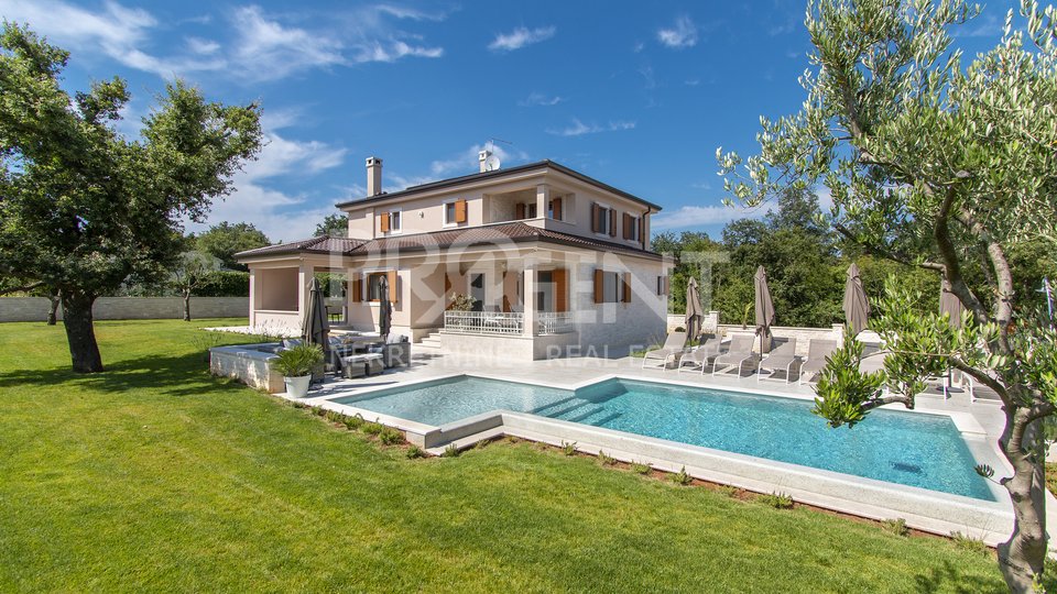 House with swimming pool, near Rovinj
