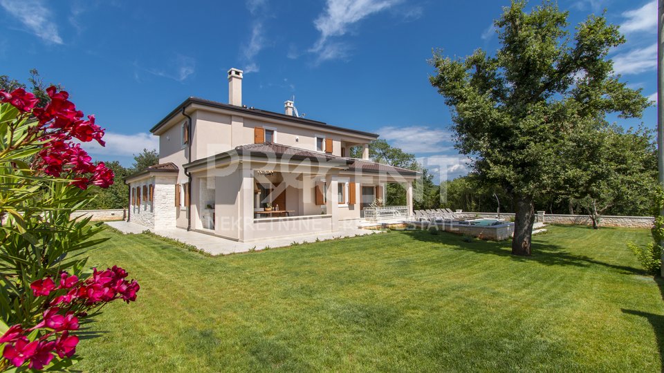 House, 250 m2, For Sale, Rovinj