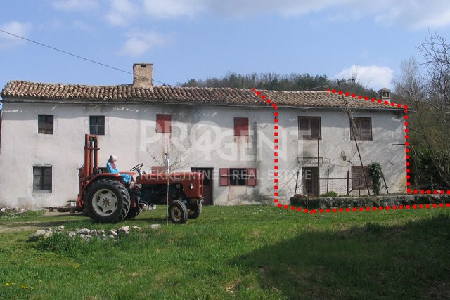 Istria, semi-detached house near Hum