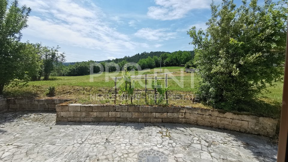 Istria, detached house in Buzet with 3714 m2 garden