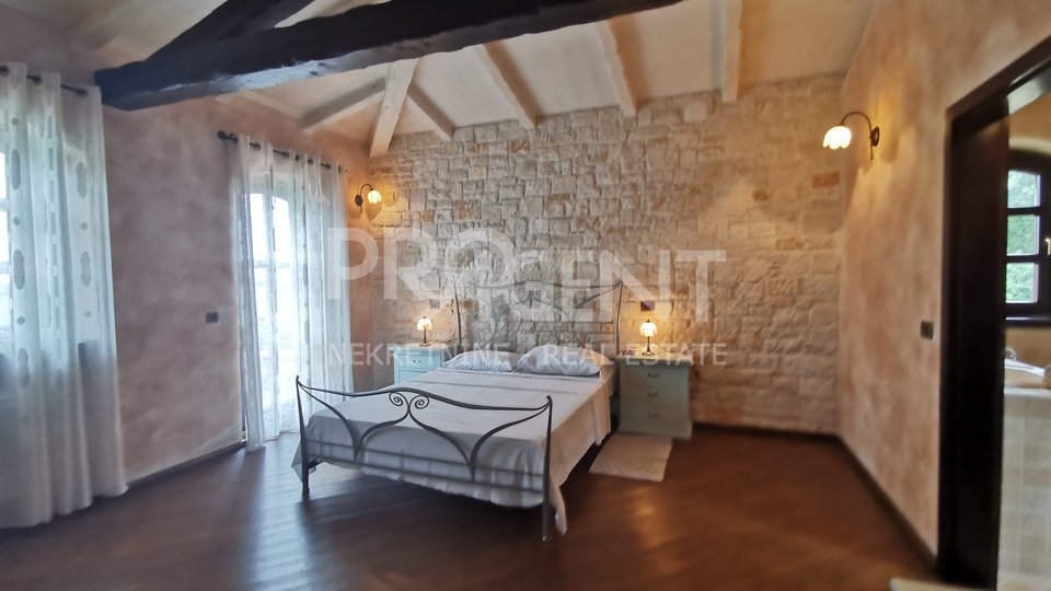 House, 460 m2, For Sale, Višnjan