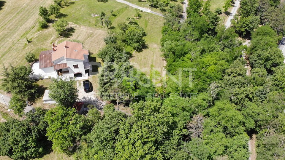 Istrien, Einfamilienhaus in Buzet mit 3714 m2 Garten