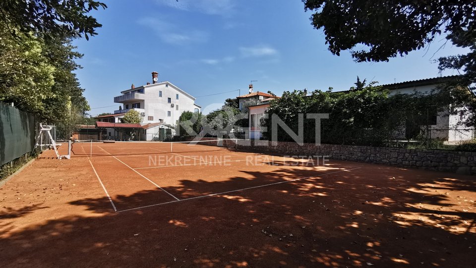 House, 480 m2, For Sale, Umag