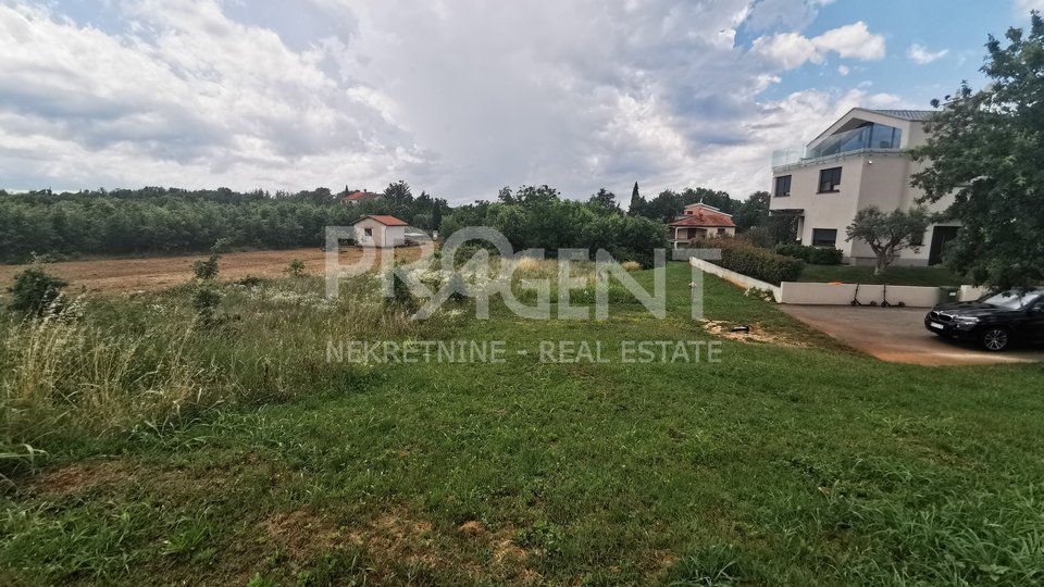 Land, 1660 m2, For Sale, Poreč