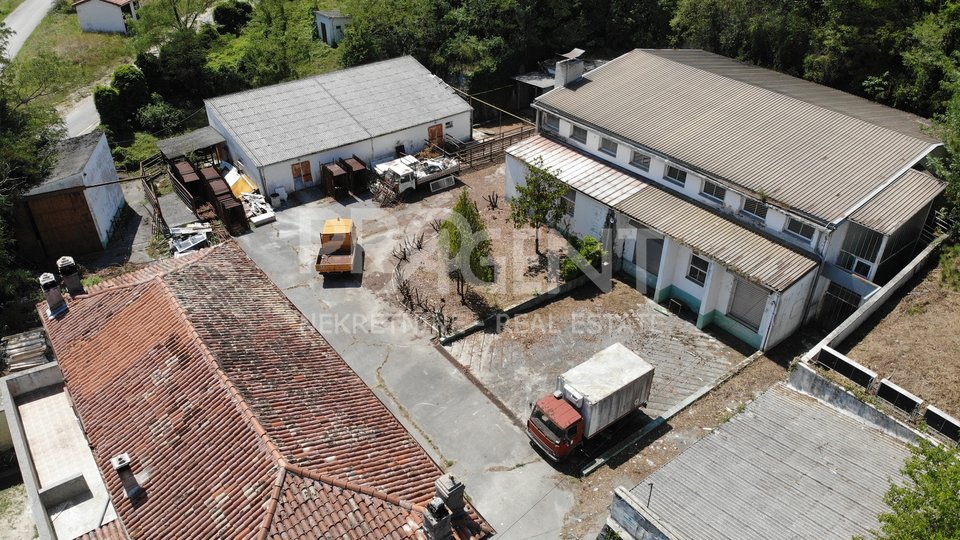 Istria/Buzet, commercial property in the business zone