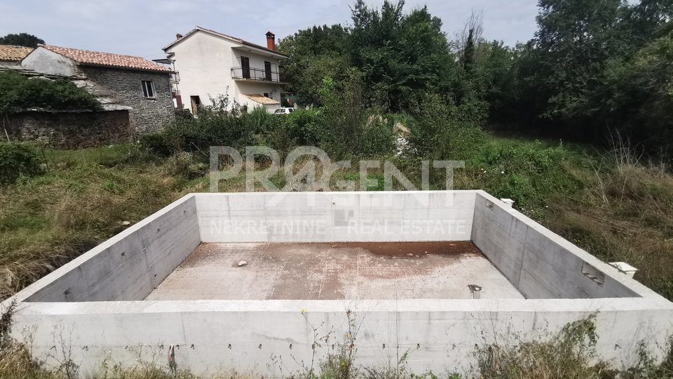 Istria, Buzet, stone house with pool in the unfinished phase