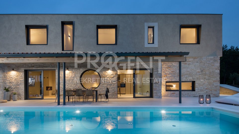 Istrien, modernes Neubauhaus mit Pool