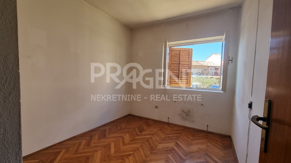 ISTRA, BUZET, PRODAJE SE KUĆA S POGLEDOM NA JEZERO