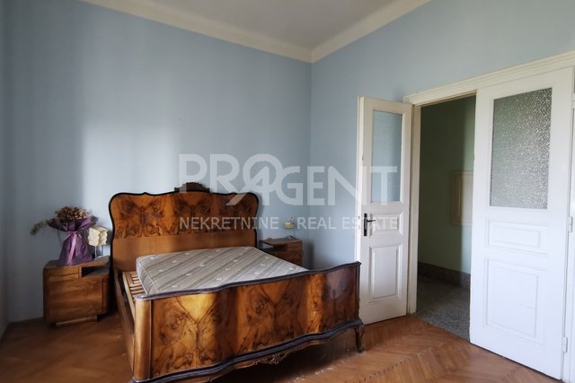 Pula, two bedroom apartment with sea view