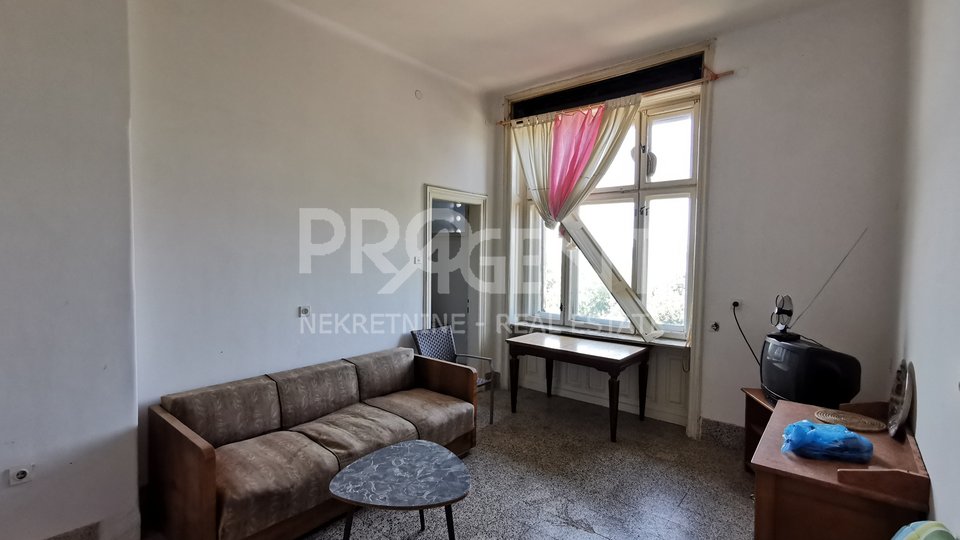 Pula, two bedroom apartment with sea view