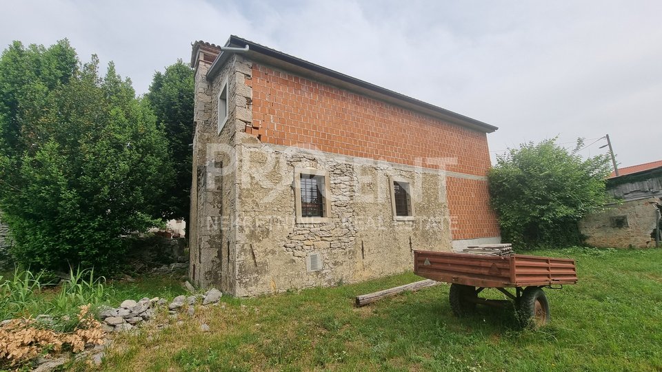 Istrien, Buzet, Wiederaufbau und Erweiterung des Steinhauses